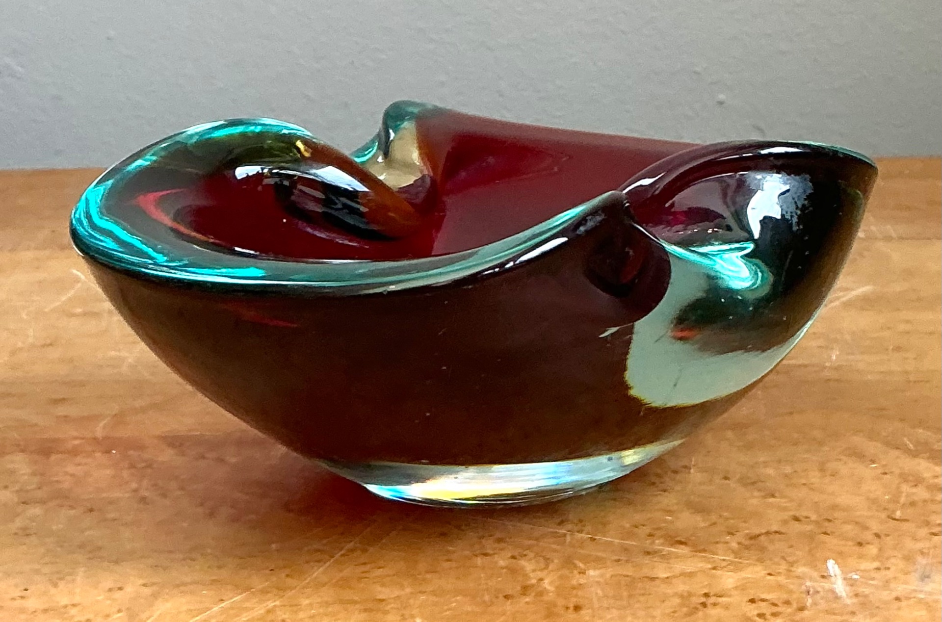 Vintage Italian Murano Glass Bowl - Detail view