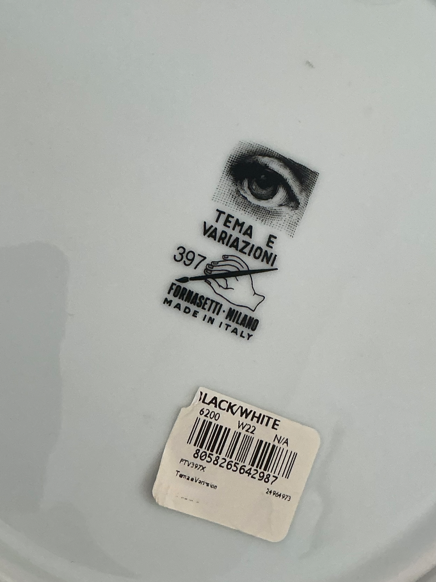 Piero Fornasetti Tema e Variazioni Plate - Side view