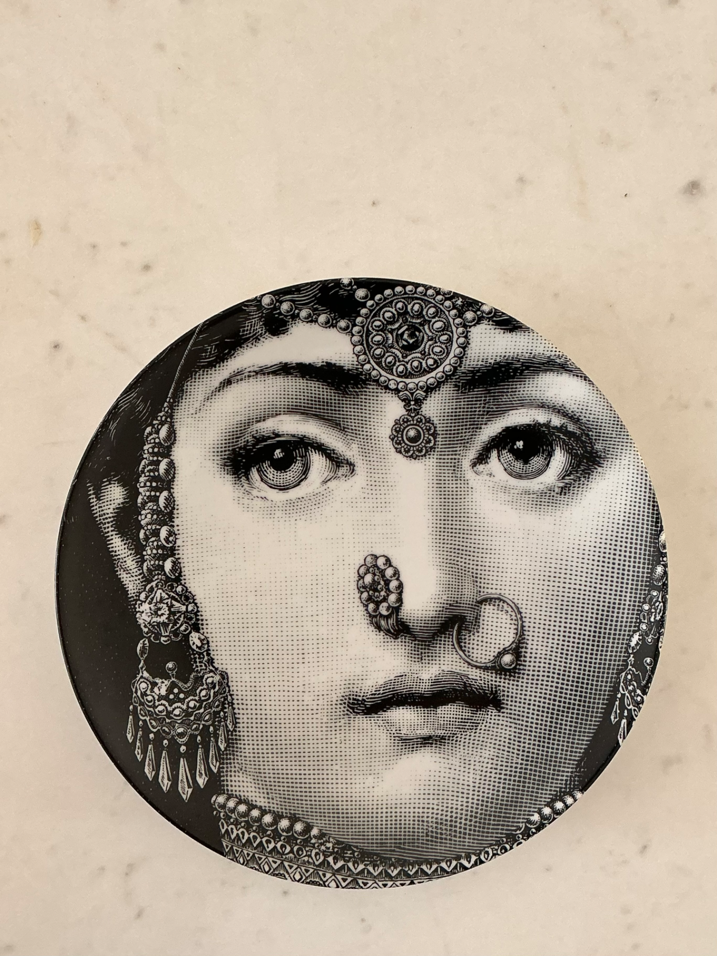 Piero Fornasetti Tema e Variazioni Porcelain Plate - Side view