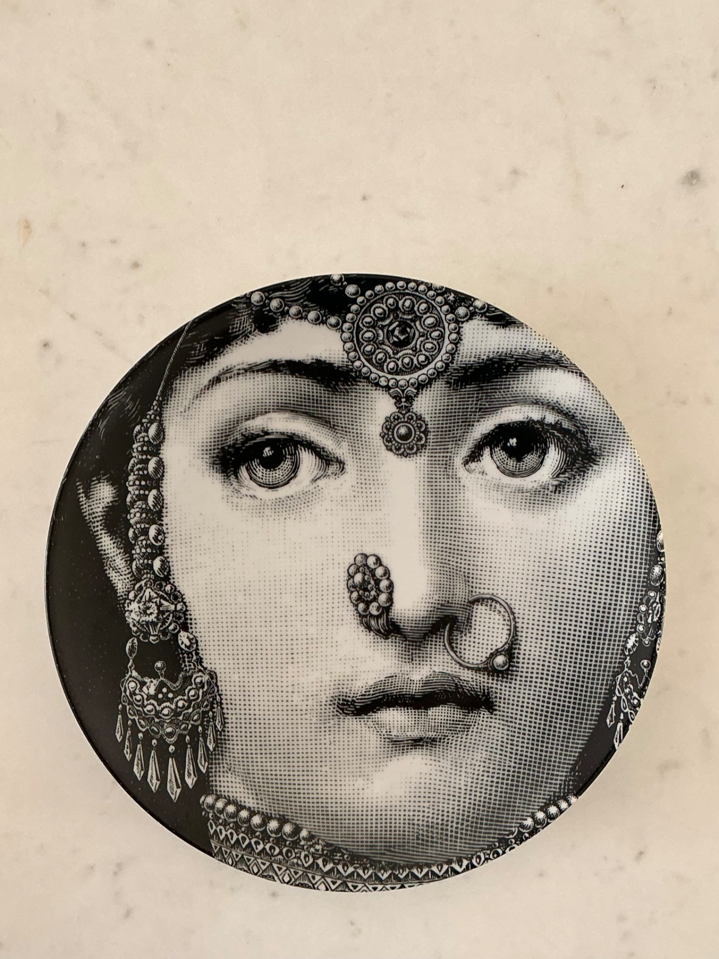 Piero Fornasetti Tema e Variazioni Porcelain Plate - Back view