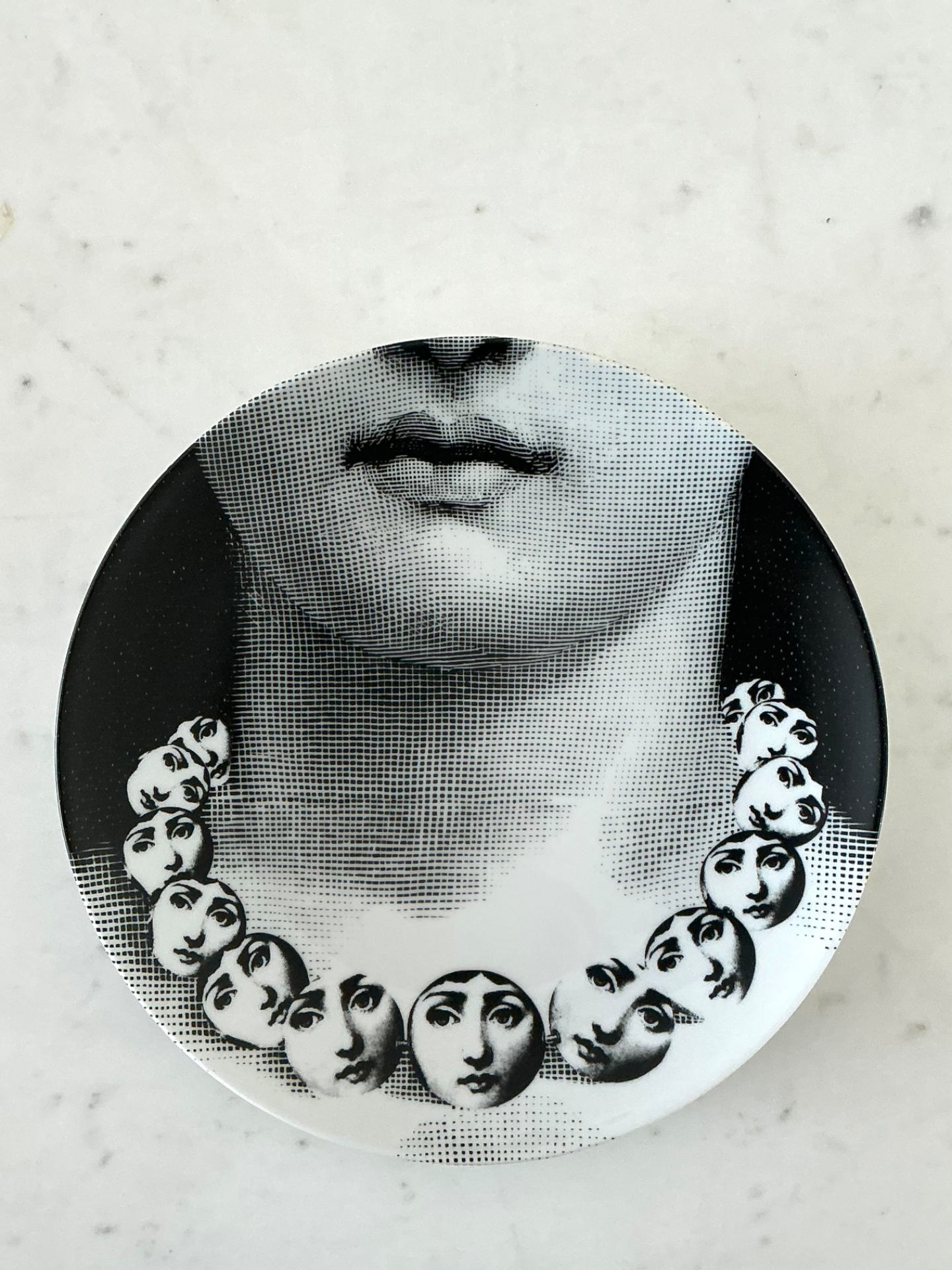 Piero Fornasetti Tema e Variazioni Plate - Back view