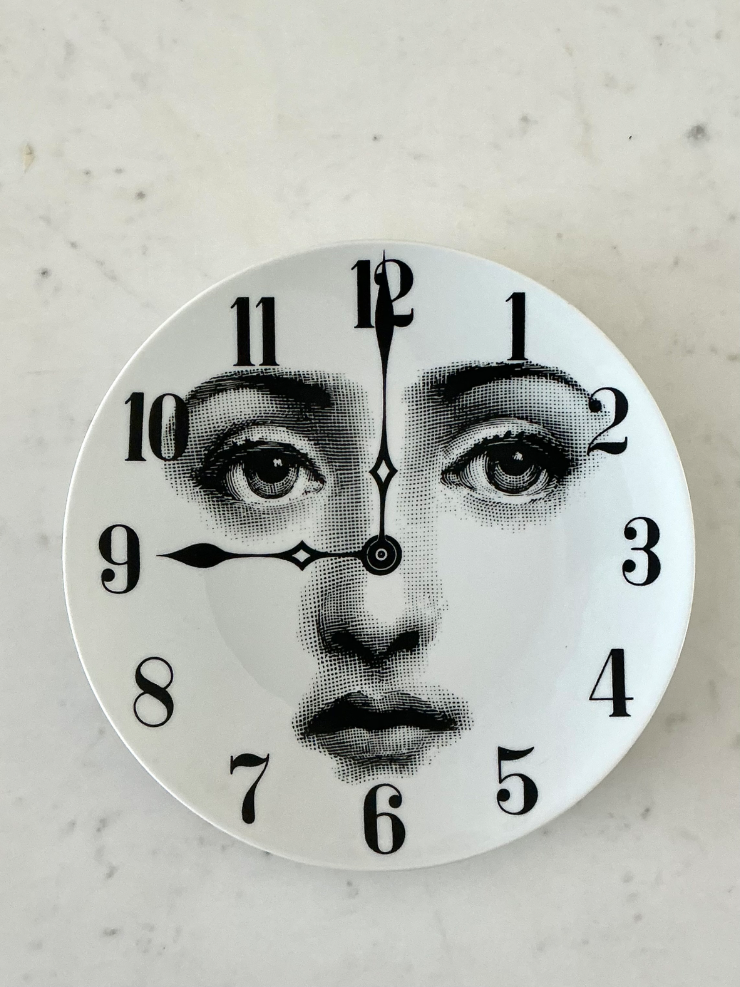 Piero Fornasetti Tema e Variazioni Plate - Detail view