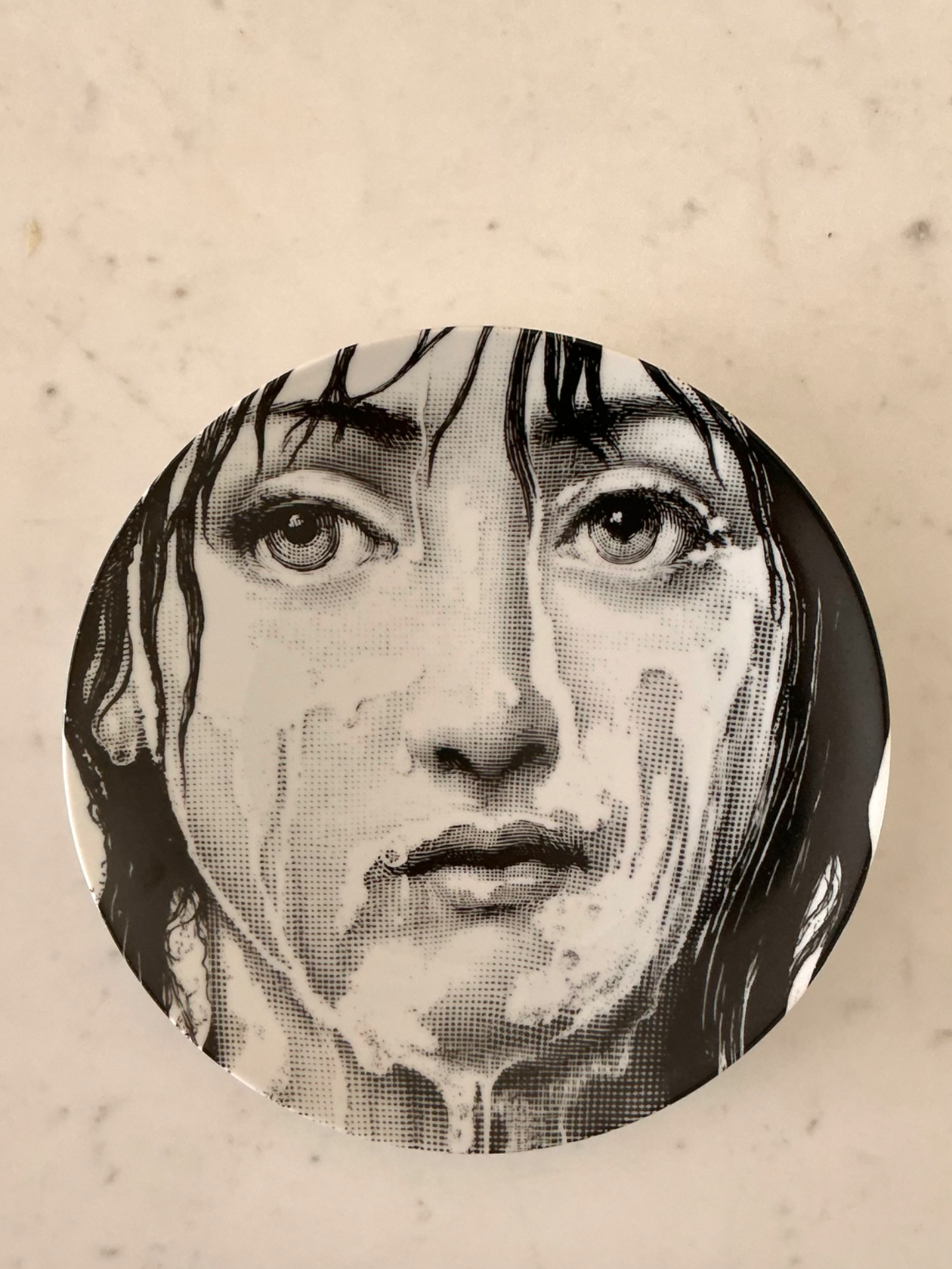 Piero Fornasetti Tema e Variazioni Plate - Back view