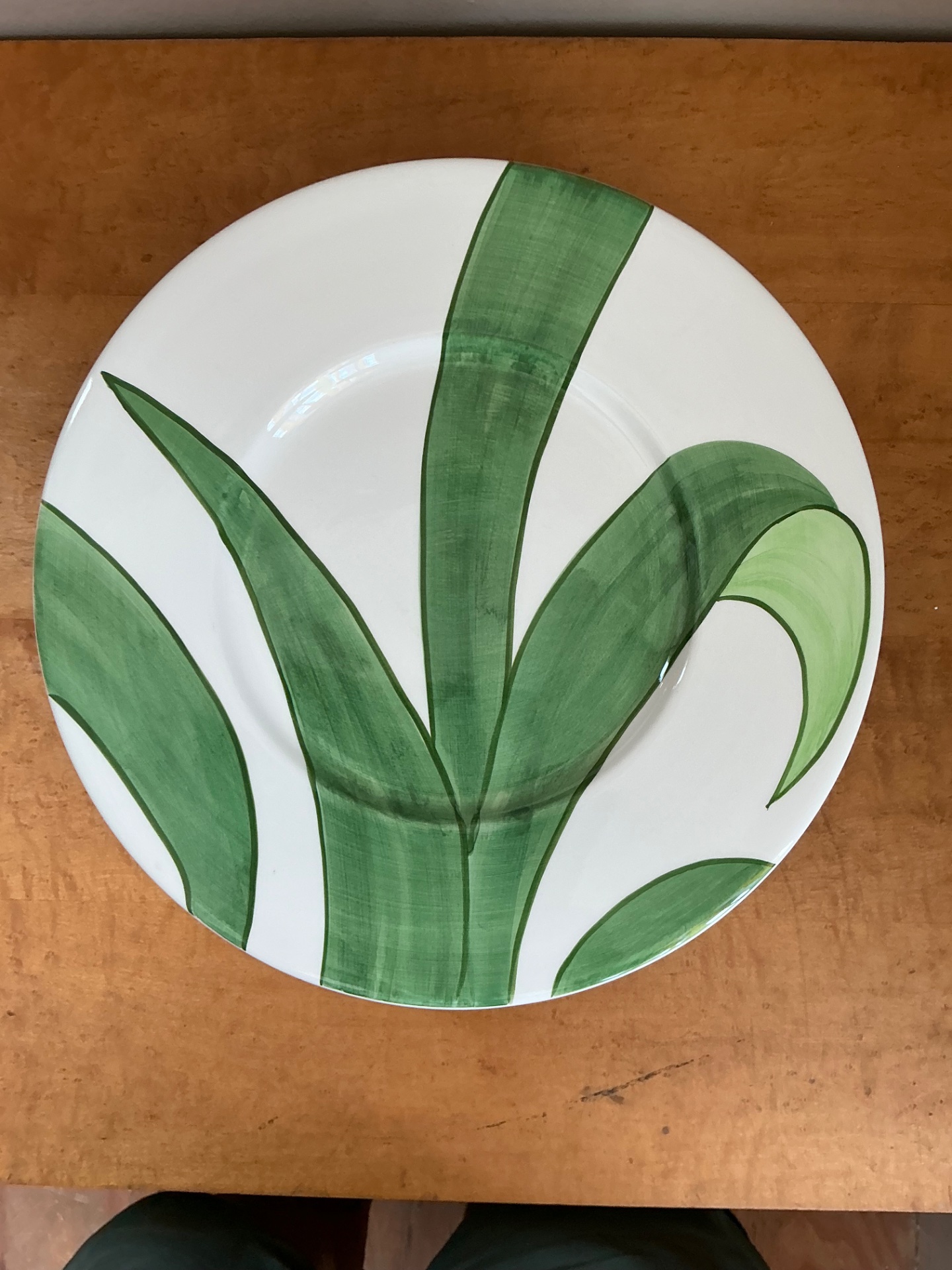 Vintage Italian Vietri Glazed Ceramic Palm Plates - Set Of 12  - Side view
