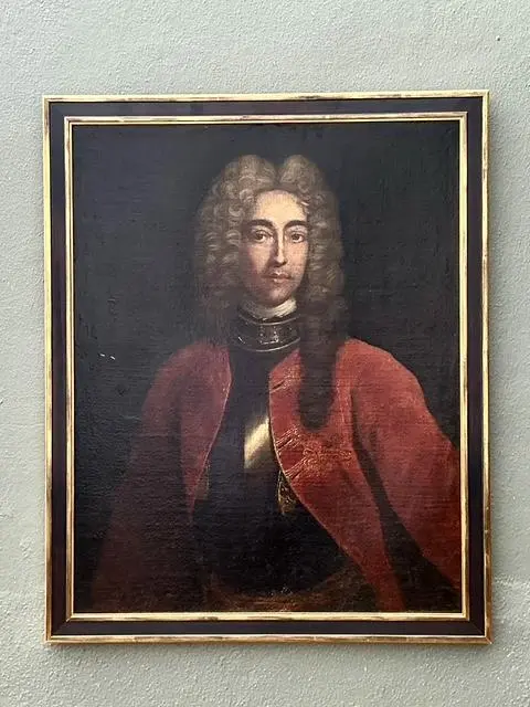Vintage 1716 Original Oil Portrait of Gentleman - Detail view