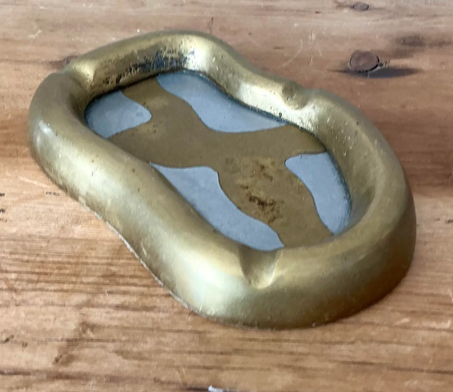 Vintage 1980s David Marshall Asymmetrical Ashtray - Detail view