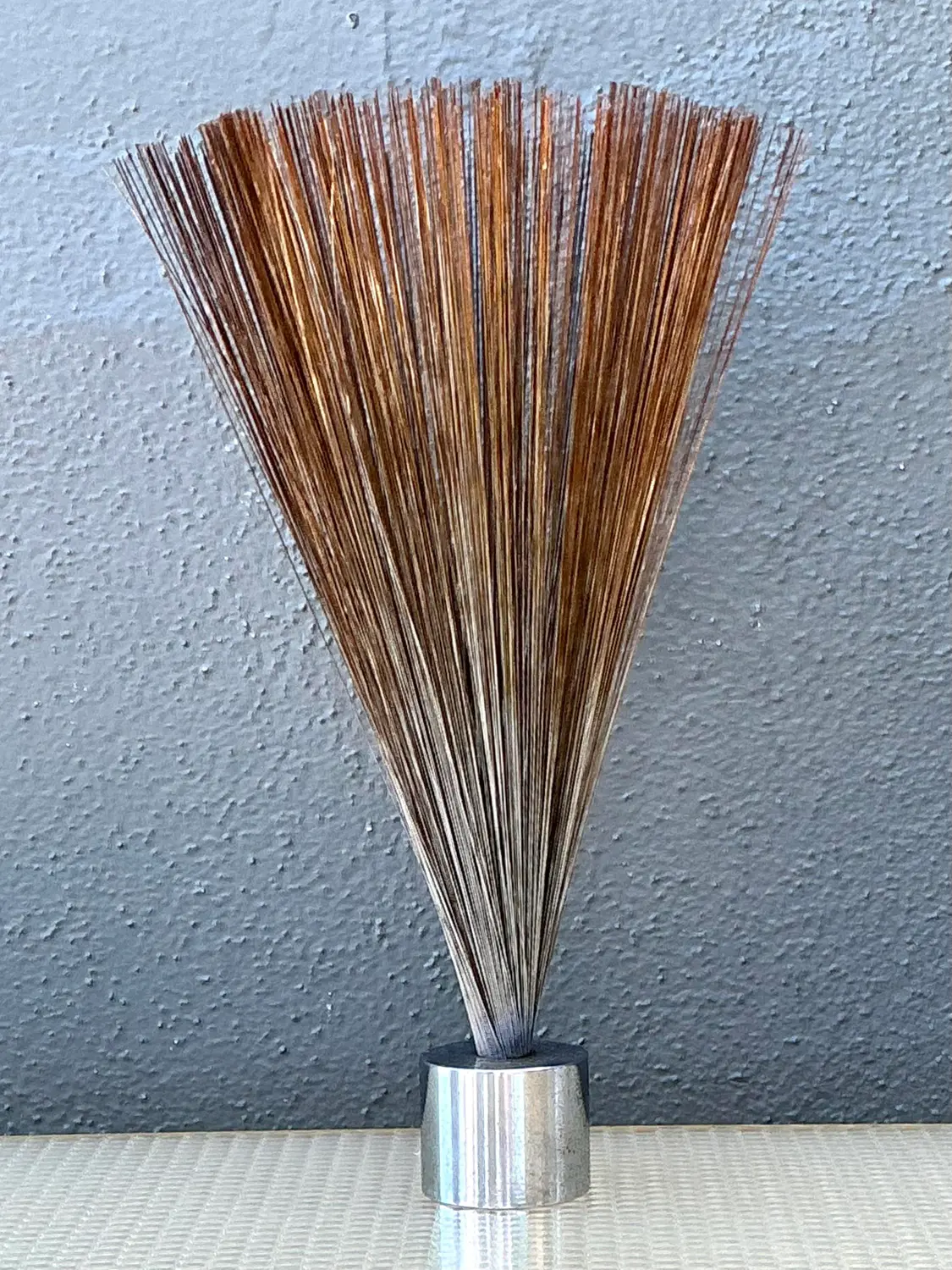 Vintage Abstract Wire Spray Kinetic Sculpture - Detail view