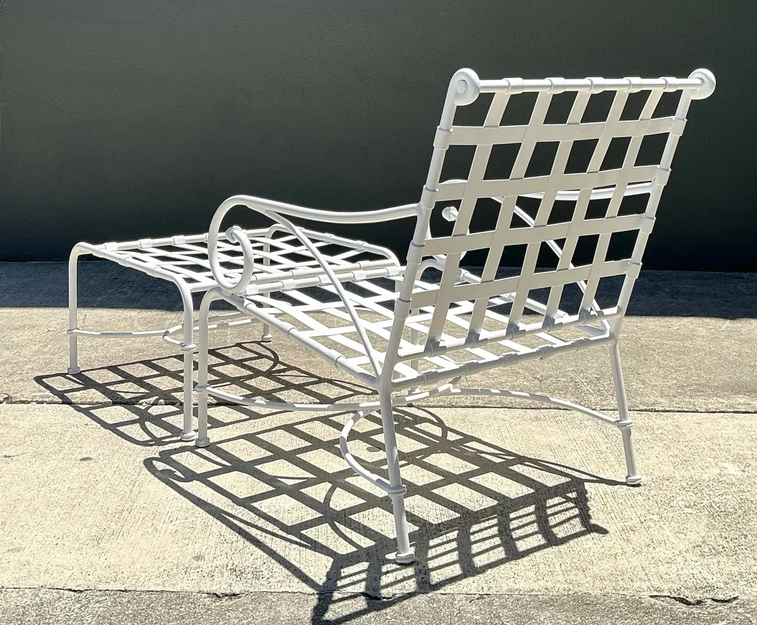 Vintage Brown Jordan Cast Aluminum “Florentine” Lounge Chair and Ottoman - Detail view