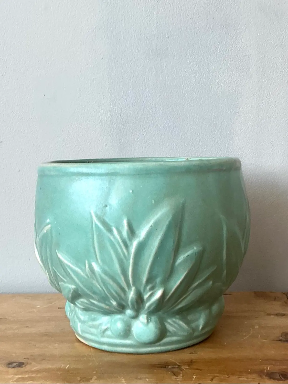Vintage Glazed Ceramic Cache Pot After McCoy - Detail view