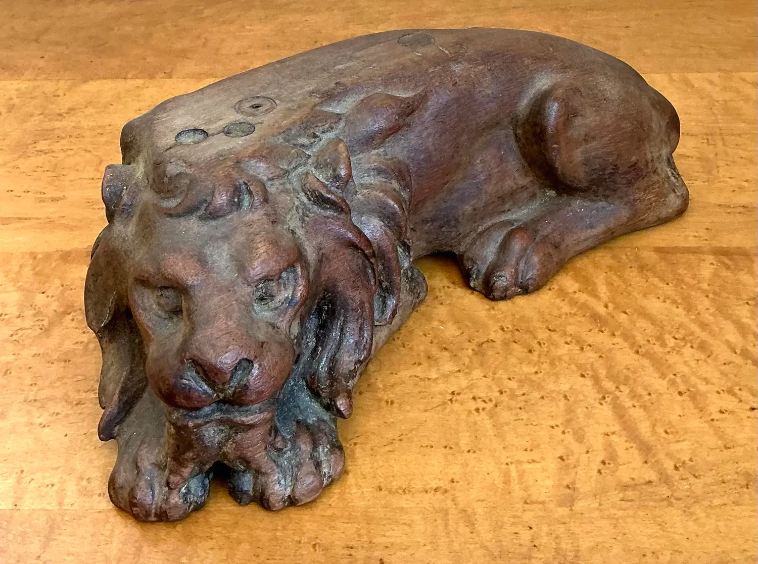 Vintage Hand Carved Lion - Detail view