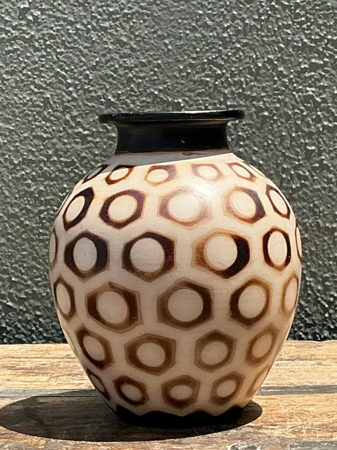 Vintage Hexagon Bubble Vase - Detail view