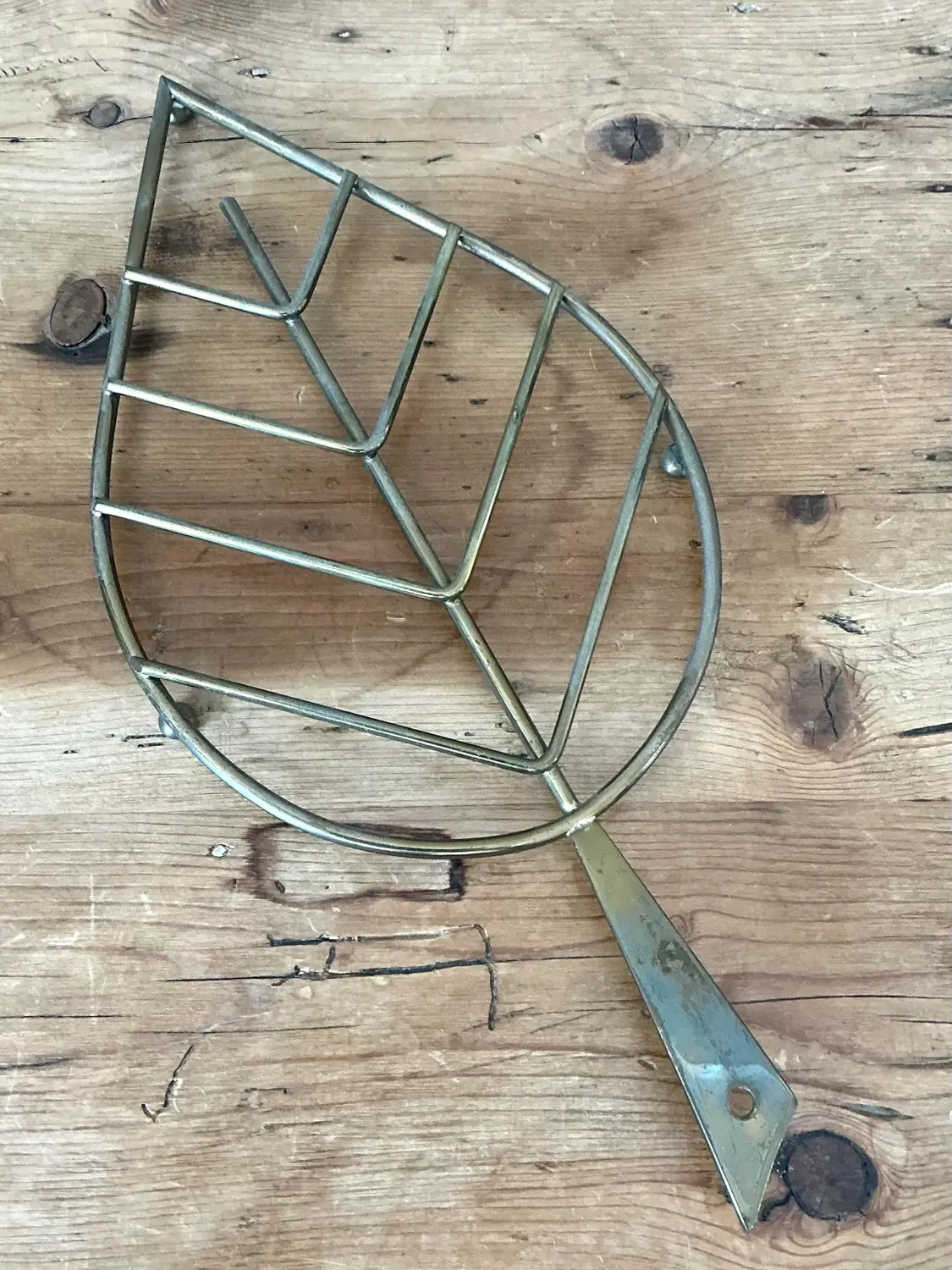 Vintage Italian Brass Leaf Trivet - 195 - Detail view
