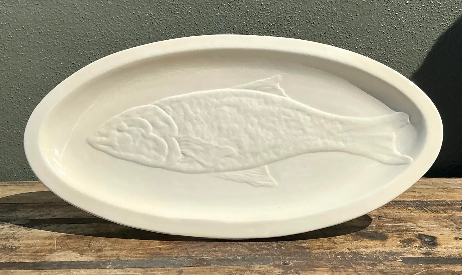 Vintage Italian Glazed Ceramic Fish Tray - Detail view