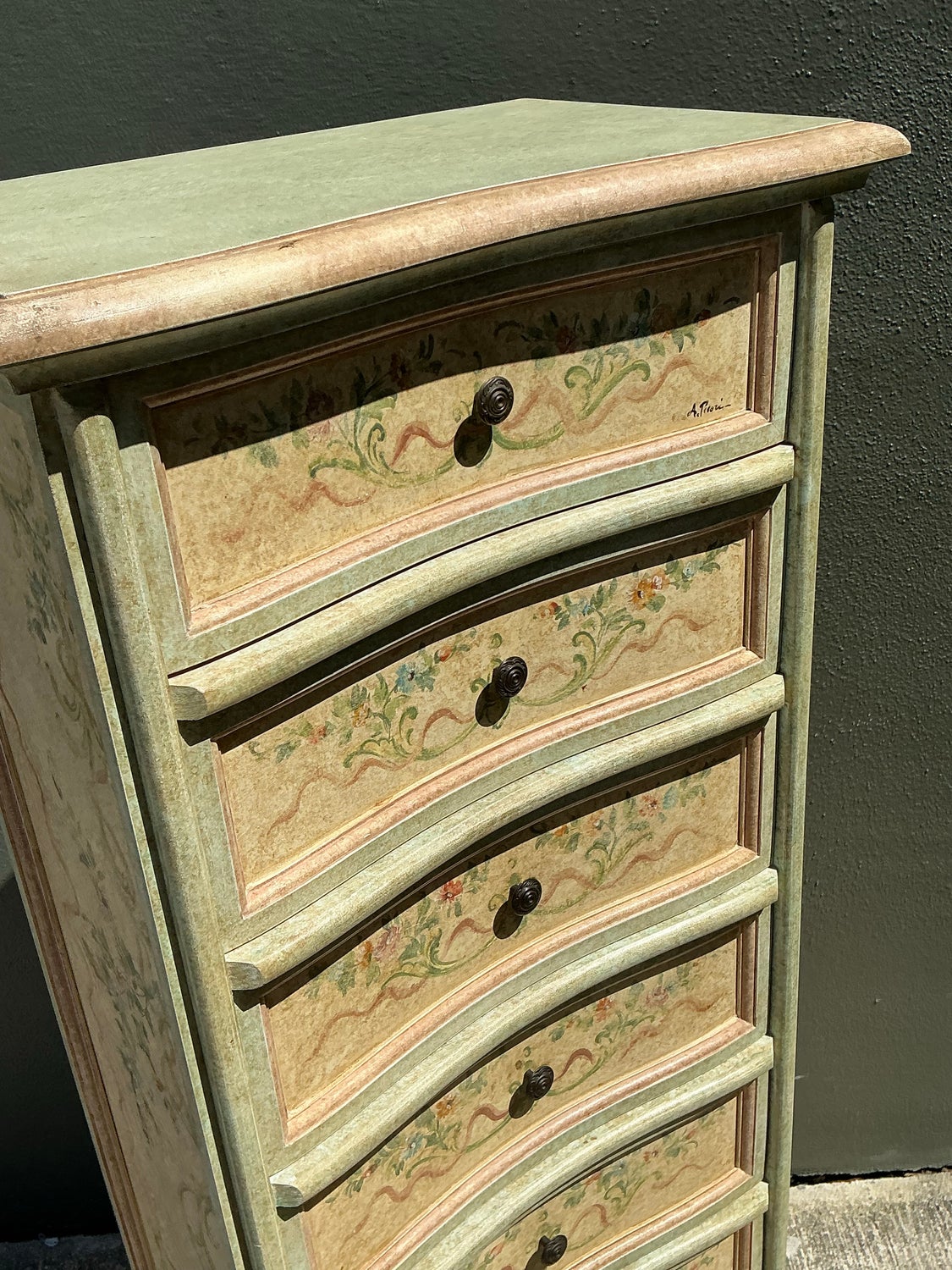 Vintage Italian Hand Painted Ligerie Chest - Top view