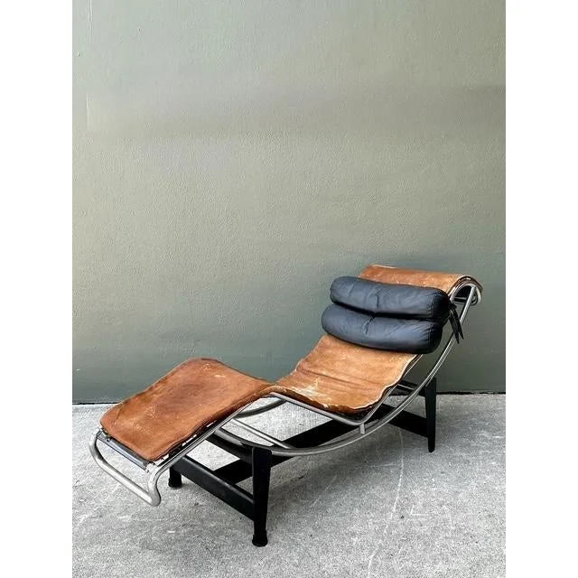 Vintage Lc2 Chaise Lounge After Corbusier - Top view