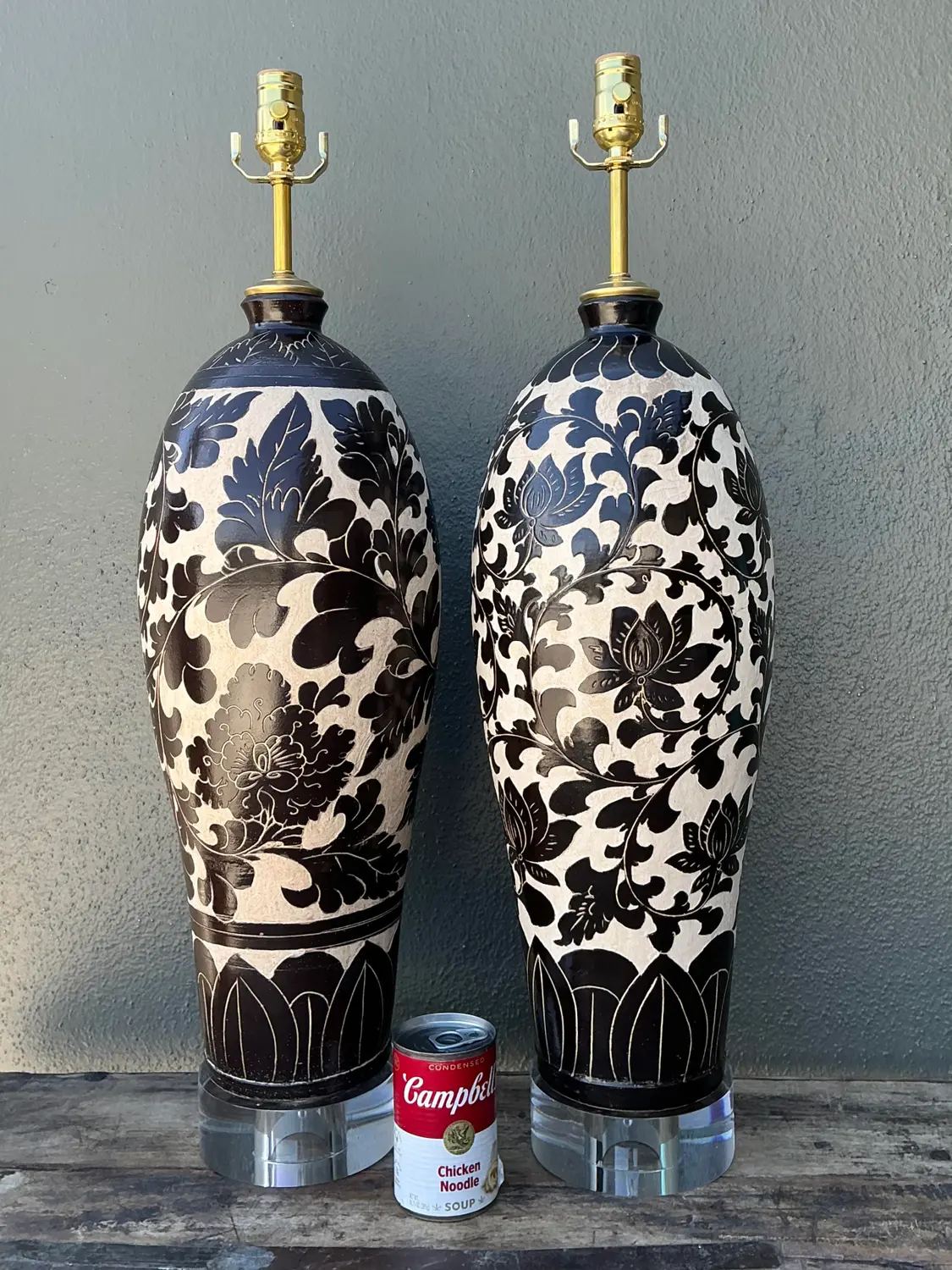 Vintage Matte Glazed Ceramic Floral Lamps - A Pair - Detail view