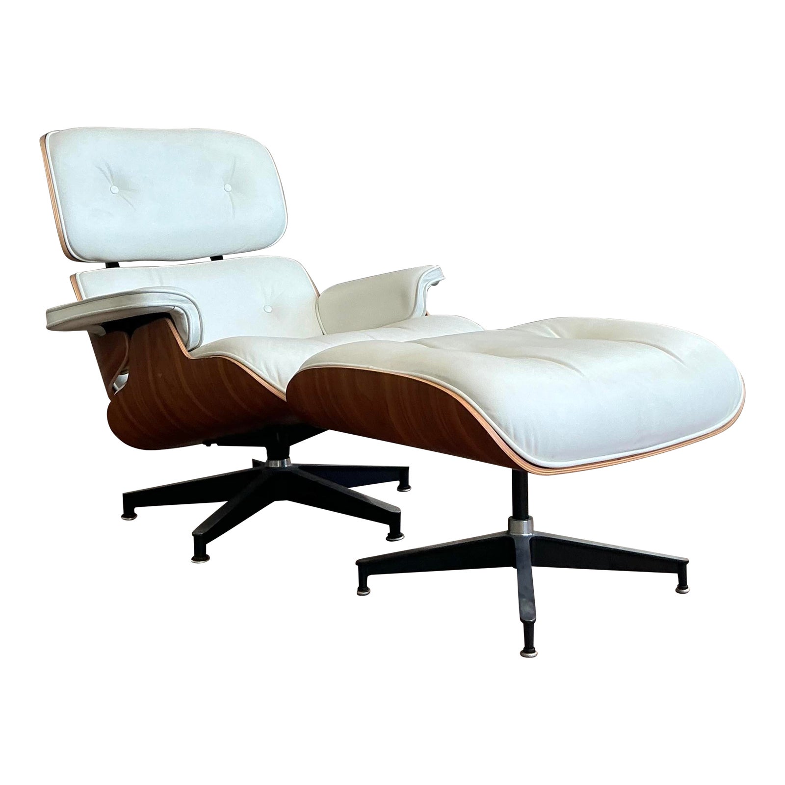 Vintage Mid-Century Modern Eames Lounge Chairs and Ottoman - Detail view