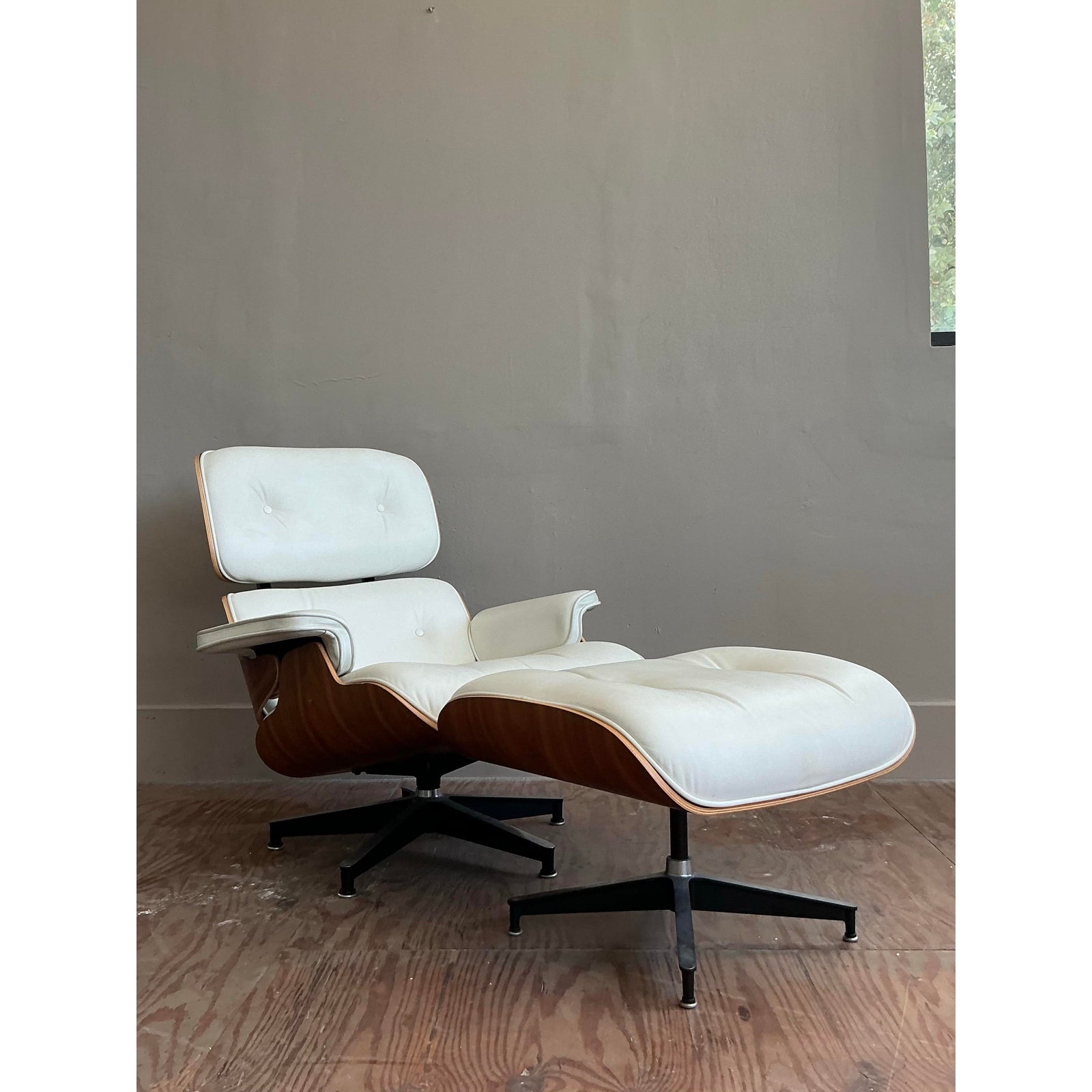 Vintage Mid-Century Modern Eames Lounge Chairs and Ottoman - Top view