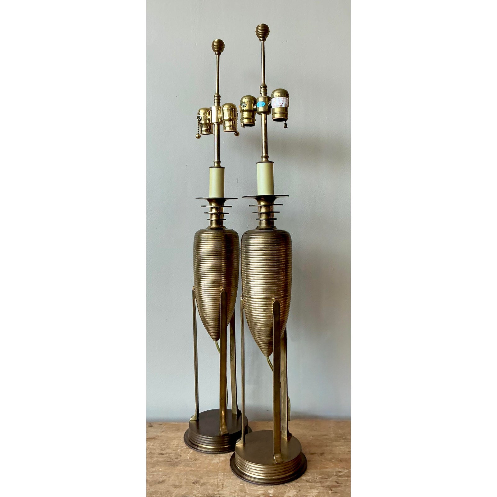 Vintage Postmodern Chapman Brass Lamps - A Pair - Detail view