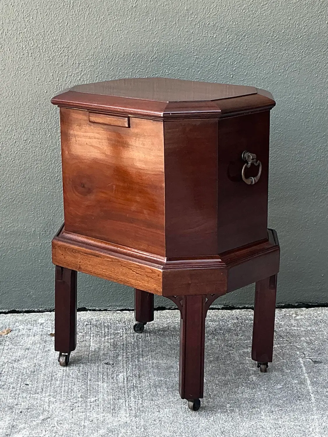 Vintage Regency Faceted Wine Cellarette - Top view
