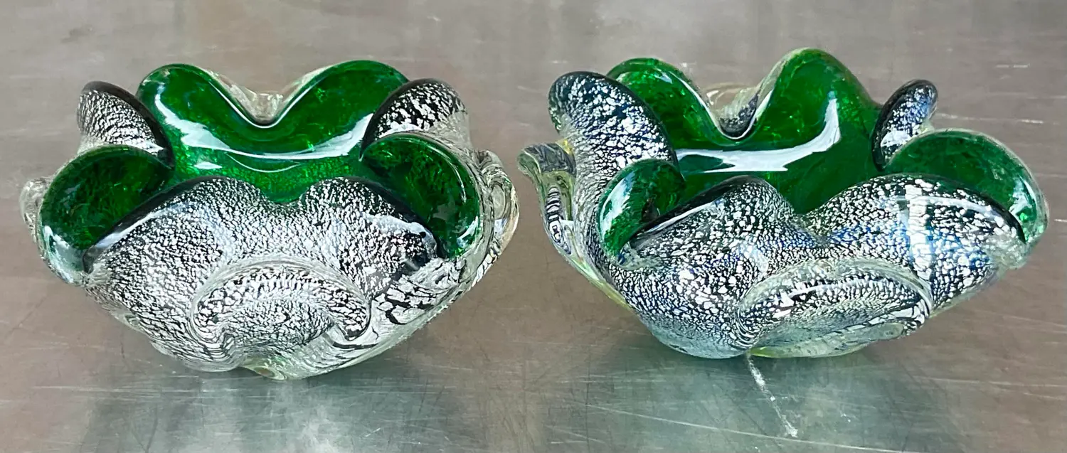 Vintage Regency Italian Glass Bowls After Murano- Set of 2 - Detail view