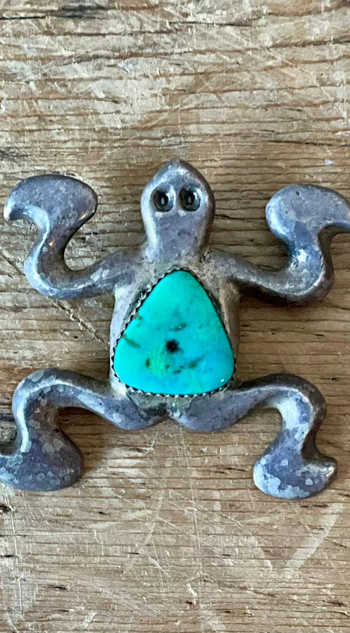 Vintage Native American Silver Inlaid Turquoise Pendant - Side view