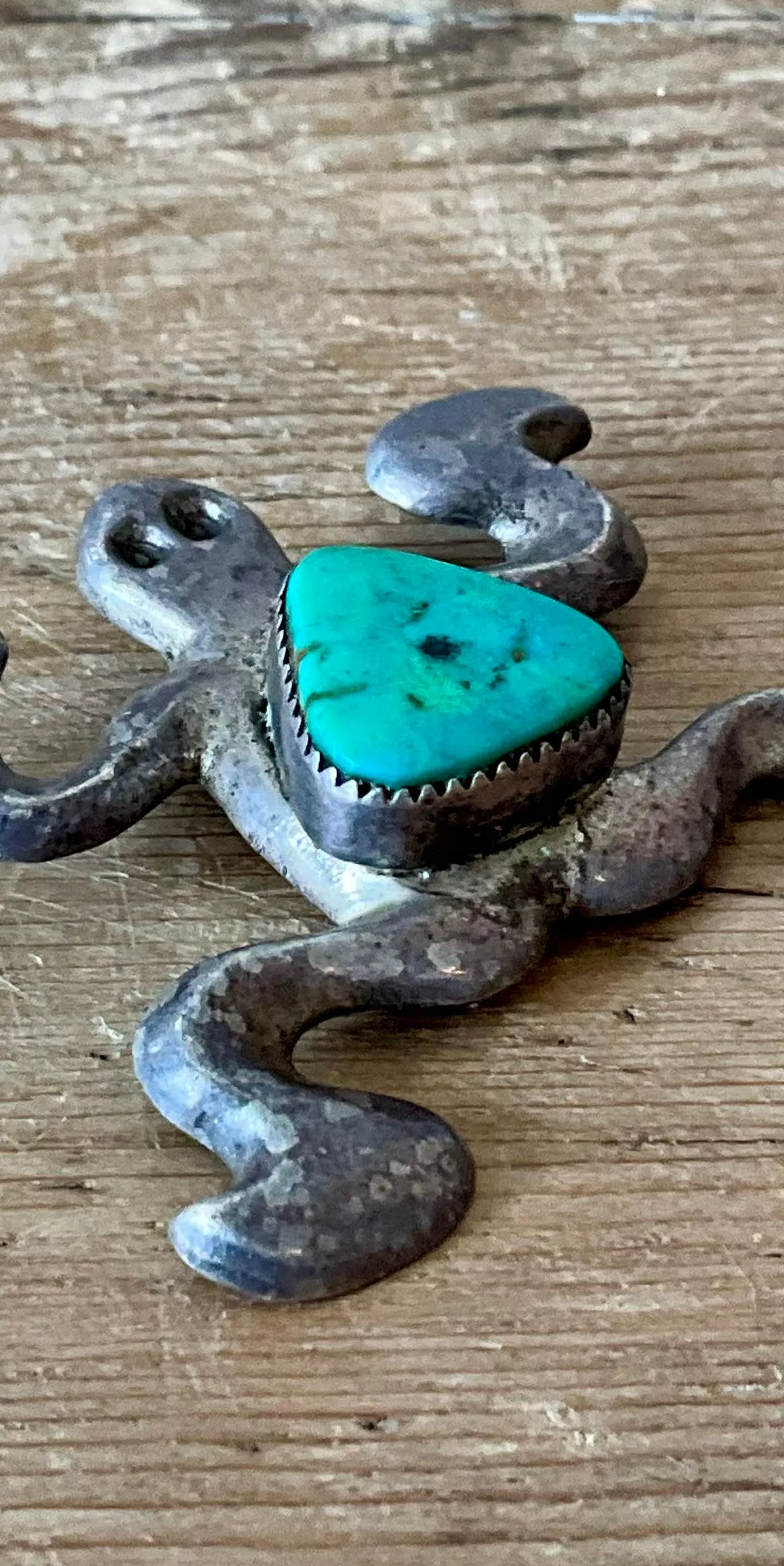 Vintage Native American Silver Inlaid Turquoise Pendant - Interior view