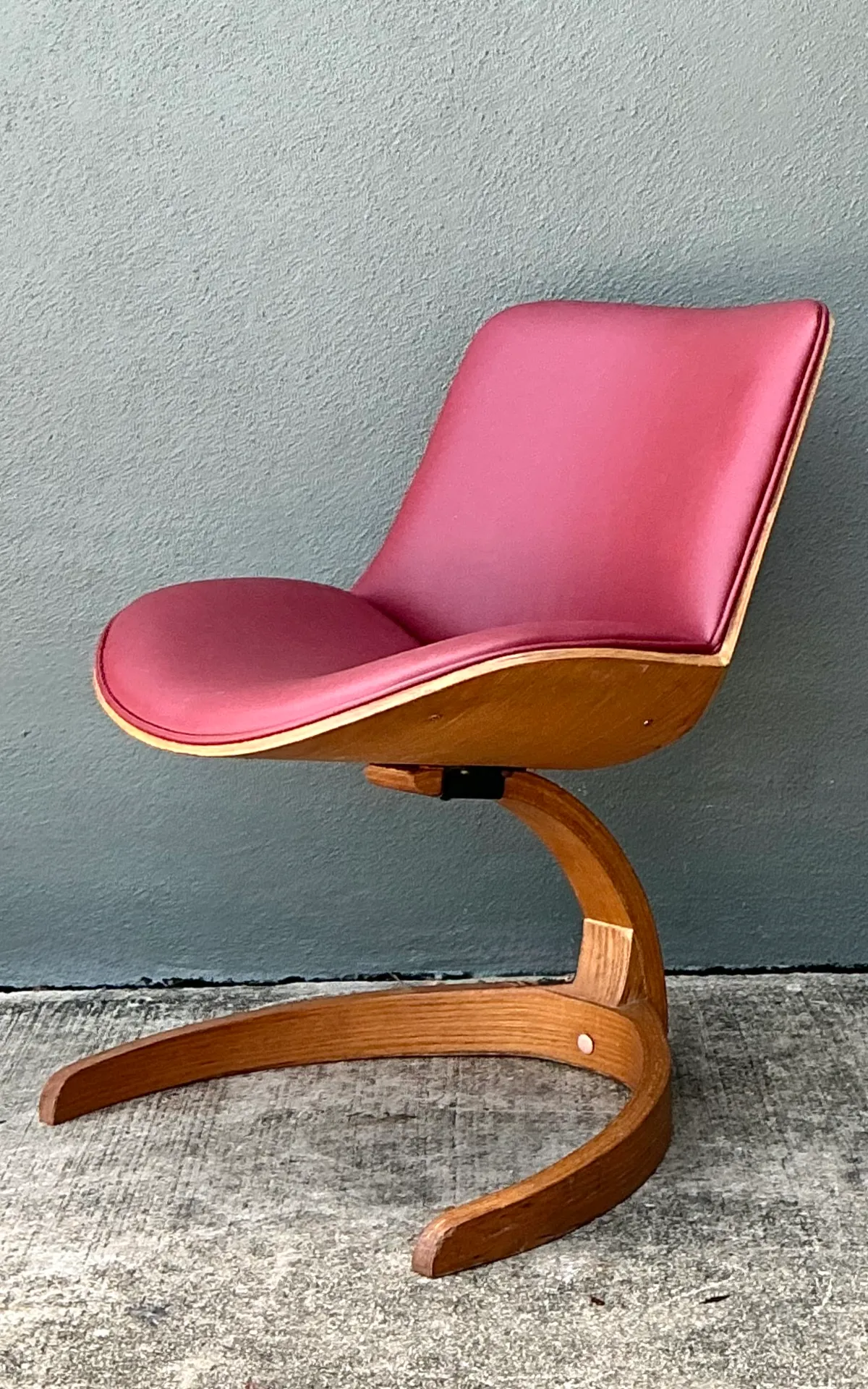 Vintage Wood and Vinyl Cantilever Chair After George Mulhauser - Angle view