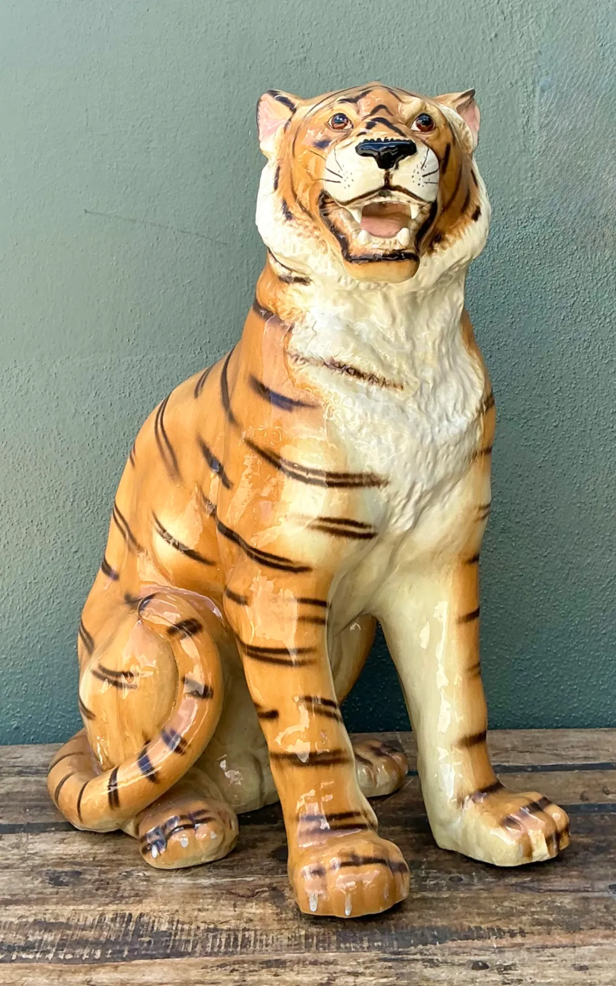 Vintage Italian Ceramic Tiger Statue - Interior view