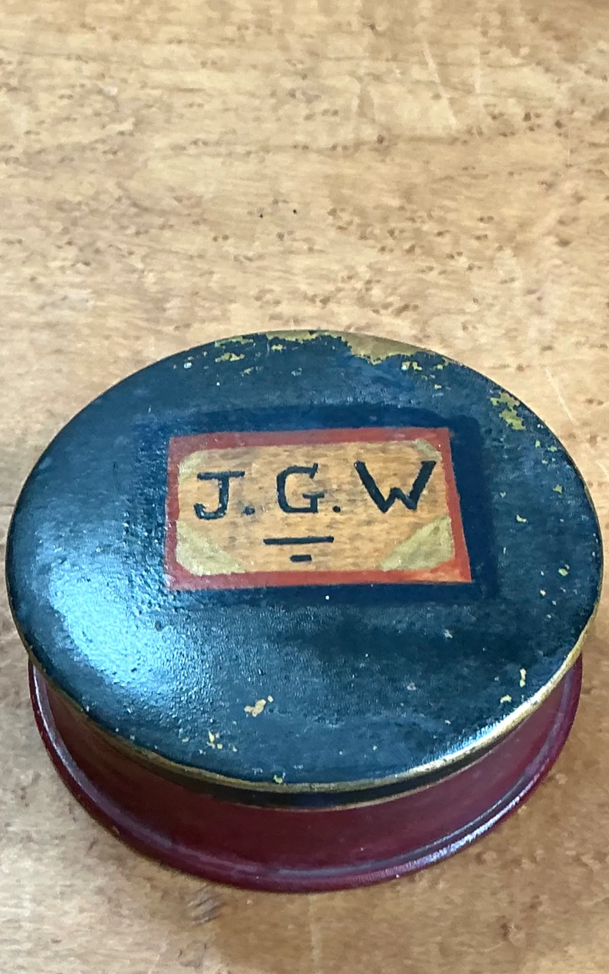 Vintage J.G.W. Painted Trinket Box - Close-up view