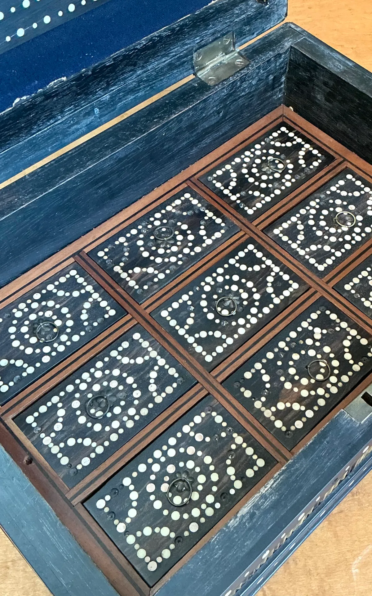 Vintage Quill and Inlay Box - Close-up view