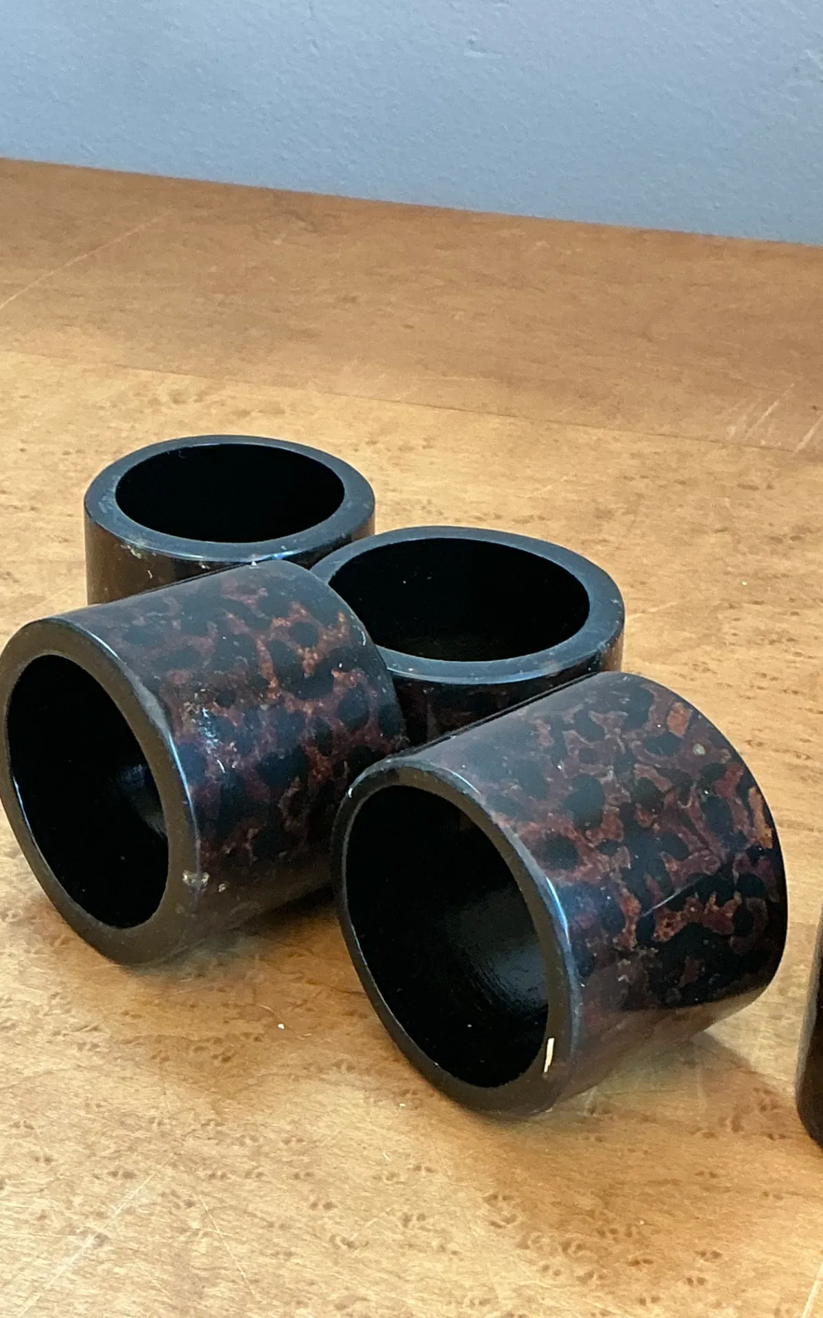 Vintage Tortoiseshell Style Napkin Rings - Set of 8 - Back view