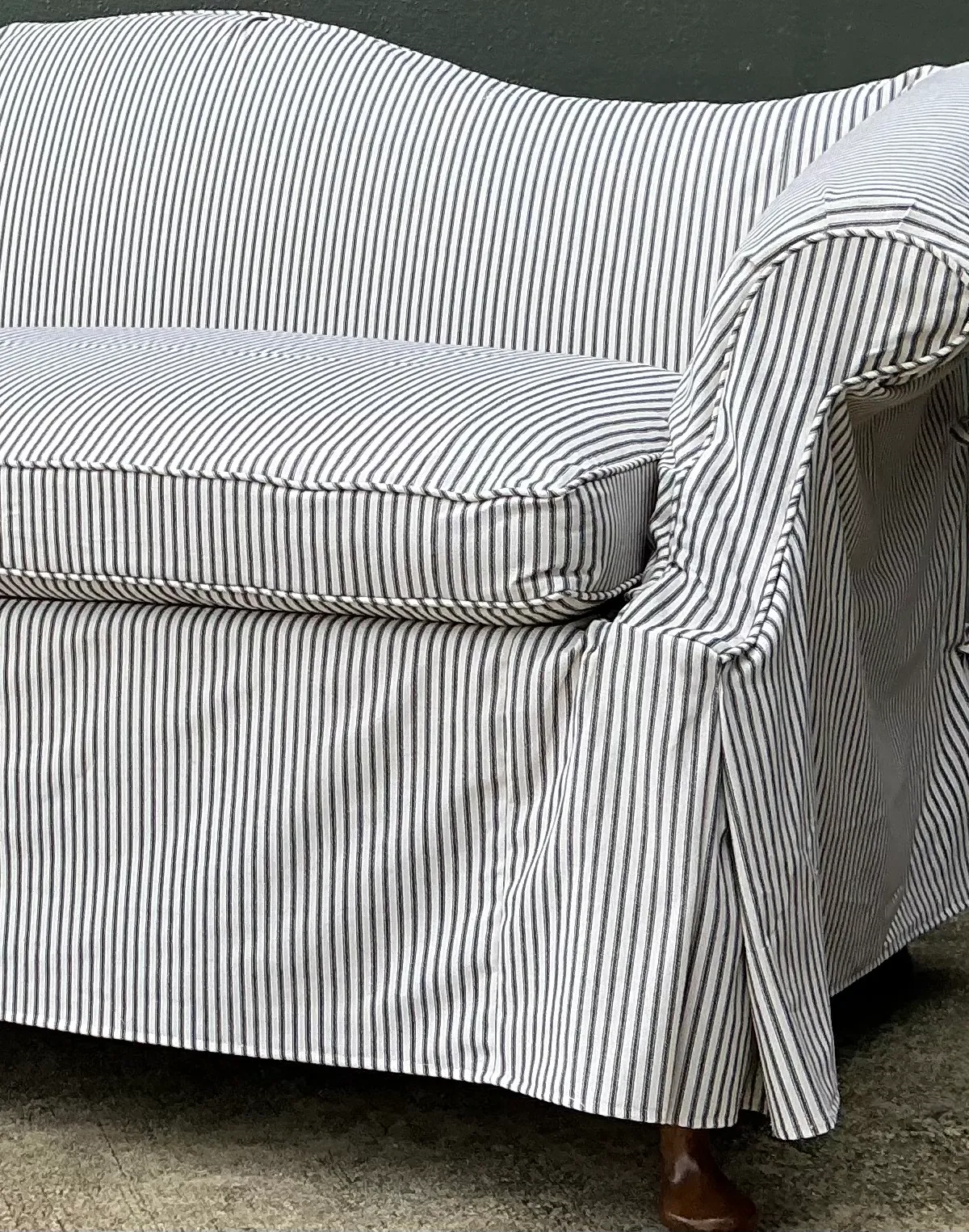 Vintage Hickory Chair Tie Back Slipcovered Camelback Sofa - Close-up view
