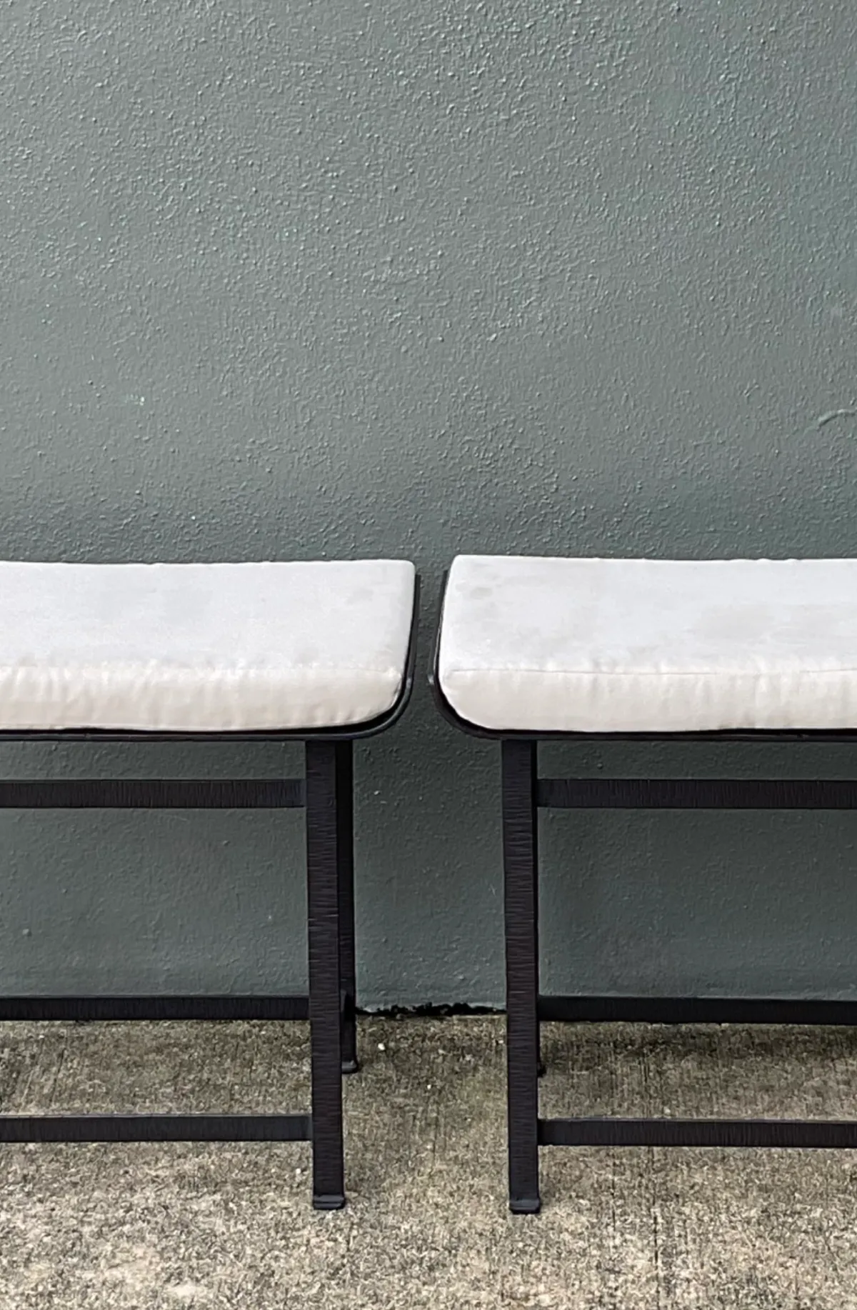Vintage Modernist Metal Frame Stools - A Pair - Interior view