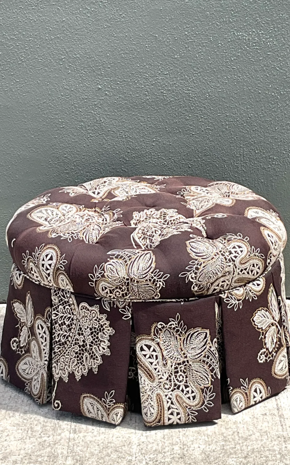 Vintage Paisley Tufted Ottoman - Close-up view